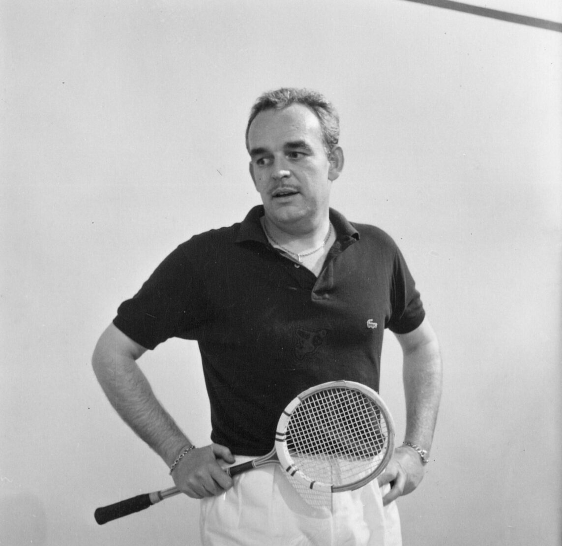 Le Prince Rainier III, pratiquant assidu de squash.