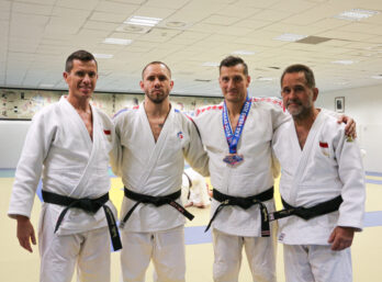 Bastien Mayet au milieu des Pietri père et fils et de François Bick (judo).