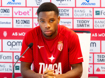 Nouveau joueur de l'AS Monaco, Stanis Idumbo se présente à la presse.