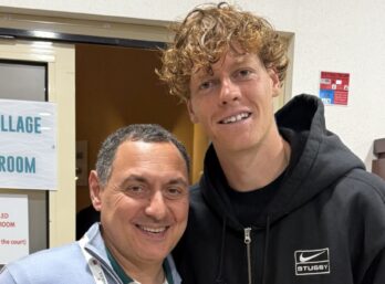 Le Docteur Philippe Afriat, directeur de l'équipe médicale du Rolex Monte-Carlo Masters, au côté de Jannik Sinner, vainqueur de la 119e édition. En dehors des dates du tournoi, le médecin du sport suit la plupart des joueurs résidant en Principauté.