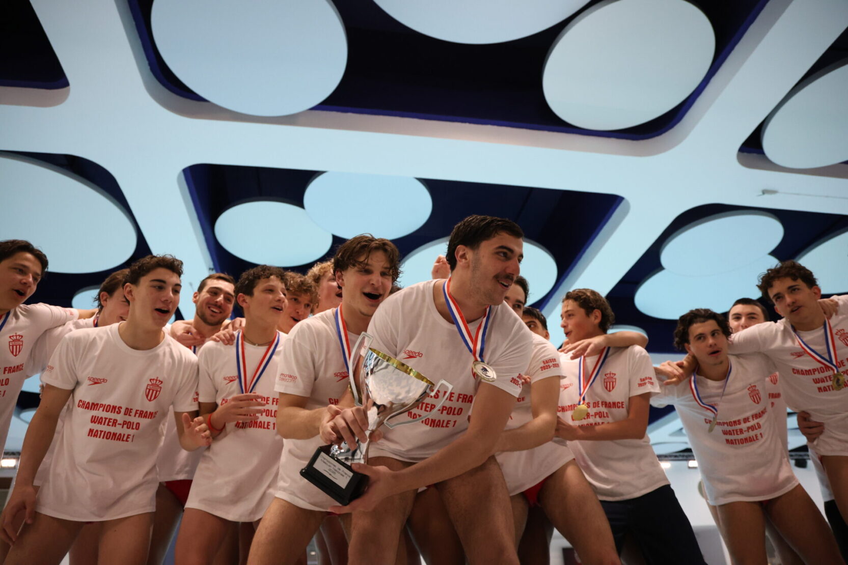 Les poloïstes monégasques ont traversé leur deuxième saison en N1 en grands champions, décrochant le titre après une nouvelle victoire contre la réserve de Marseille. Une récompense qu'ils sont allés célébrer avec leurs supporters.