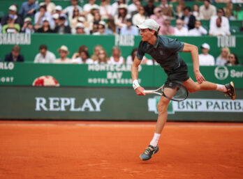 Jannik Sinner s'est offert, sur l'ocre du Monte-Carlo Country Club, son premier titre et a retrouvé la première place mondiale.