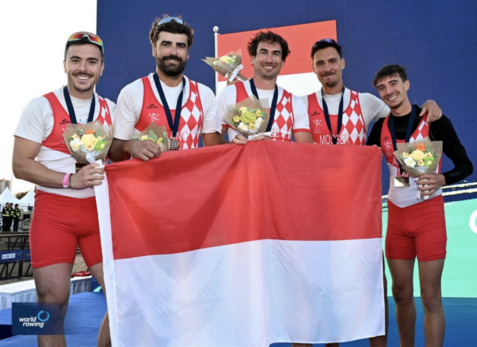 Ludovic Dubuis, Guillaume Blanc, Quentin Antognelli, Paul Mosseur et Thomas Aubel, médaillés d'argent aux Mondiaux de Qingdao pour la Société nautique de Monaco !